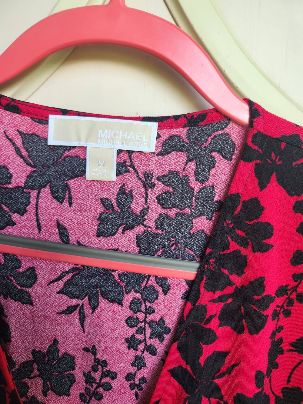 Michael Kors Fuchsia Wrap-Style Blouse with Black Floral Print NWOT - Picture 4 of 5